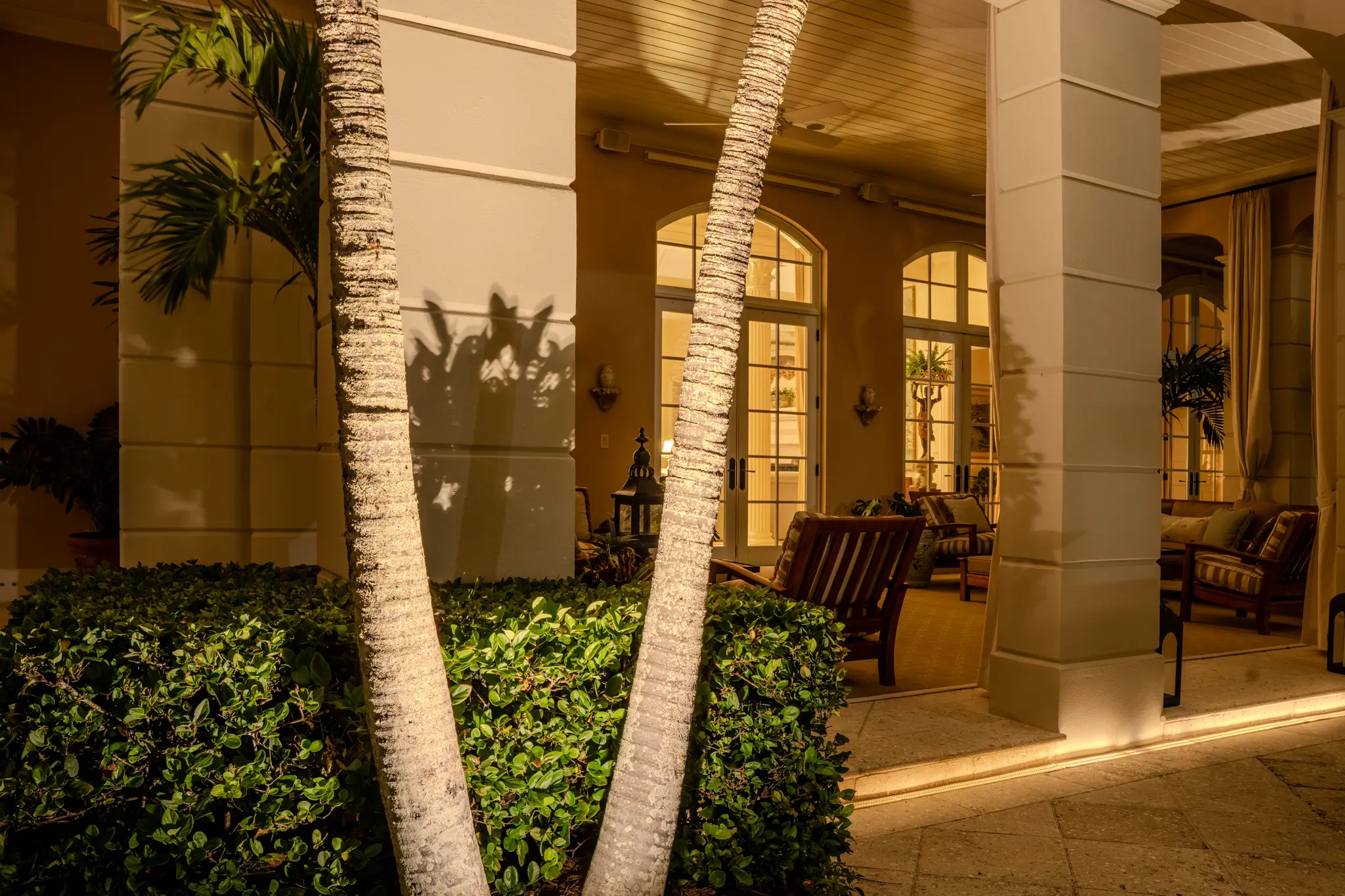 Illuminated-Pointe-5