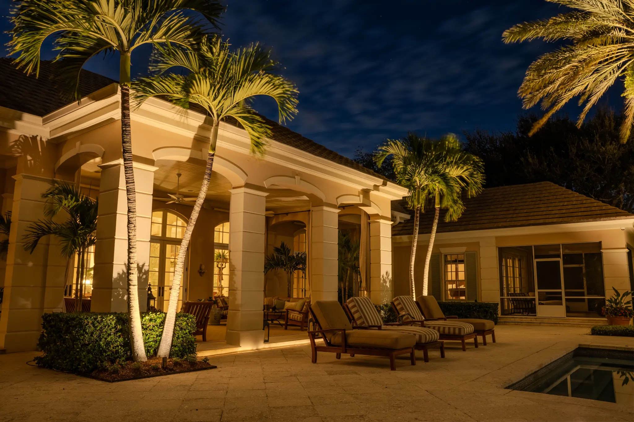 Illuminated-Pointe-8