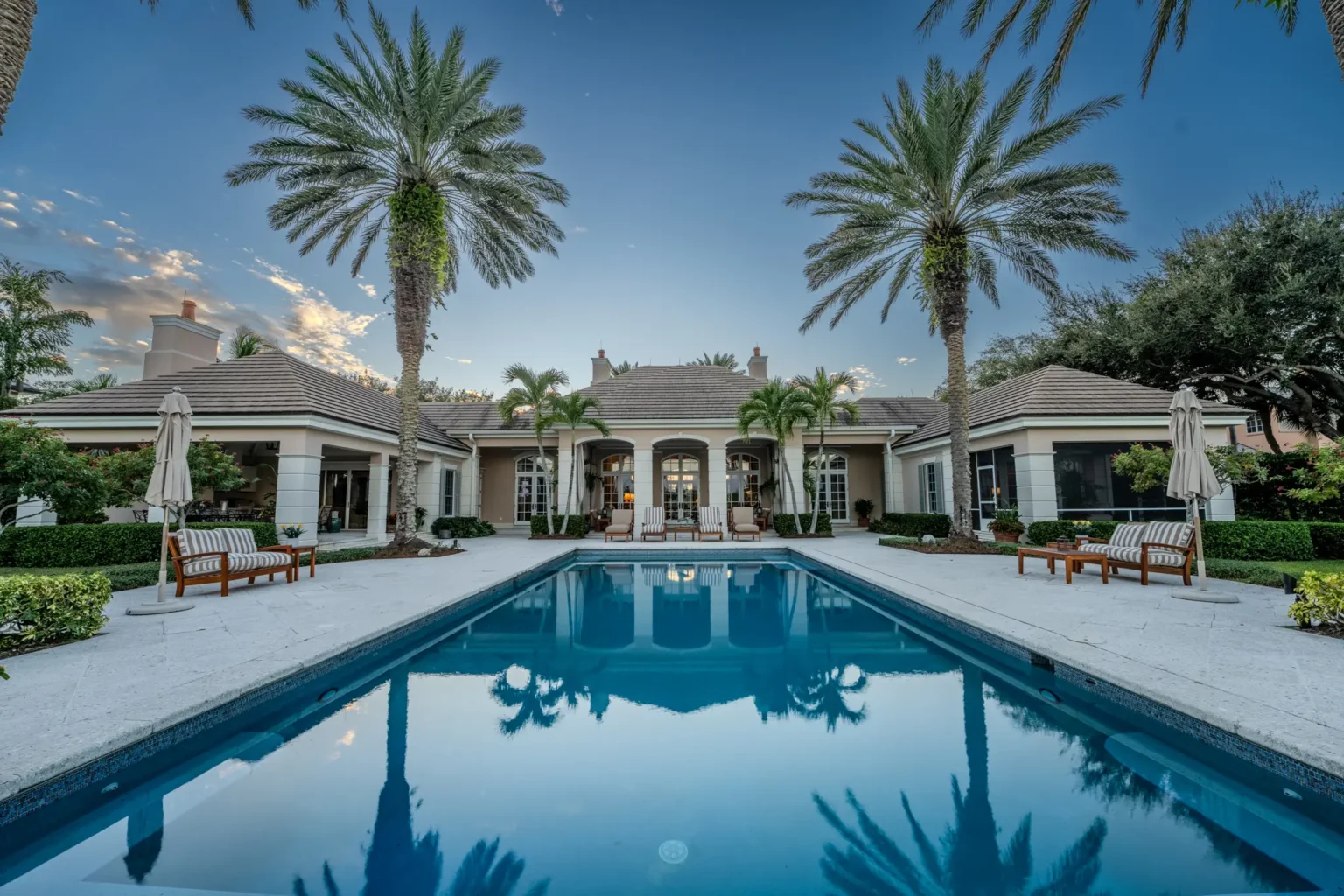 Landscape lighting on a Vero Beach home by Southern Nights Landscape Lighting